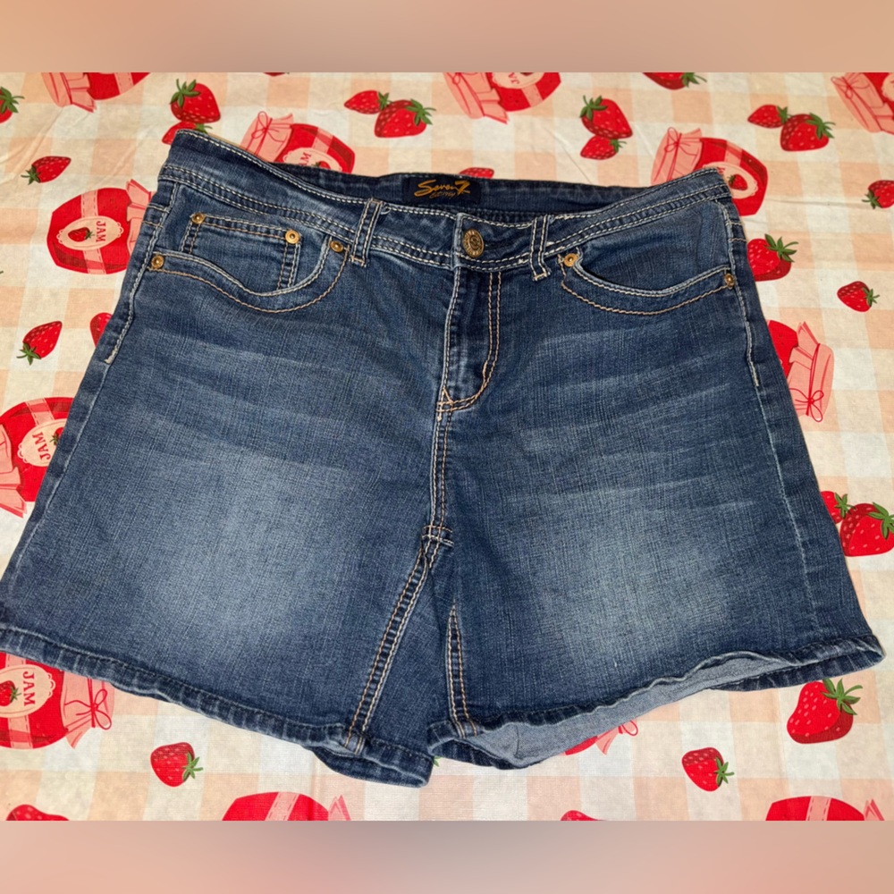Seven7 Blue Jean Shorts High-Waisted Cut-Off